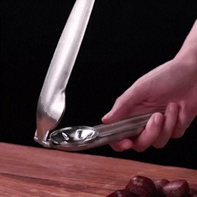 Příslušenství 2 v 1 pro vlašské ořechy a kaštany - NutCracker